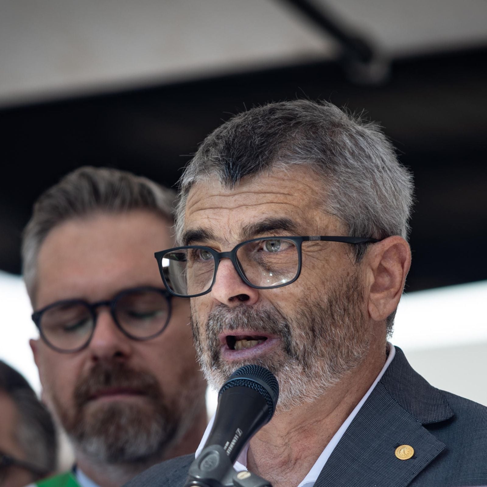 I familiari delle vittime rispondono a La Russa: "Bologna strage neofascista, non esistono verità alternative"